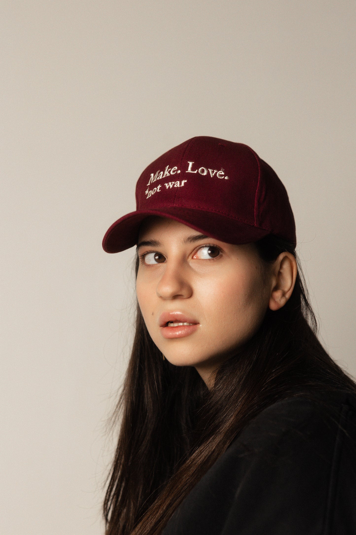 Бейсболка “Make. Love.”