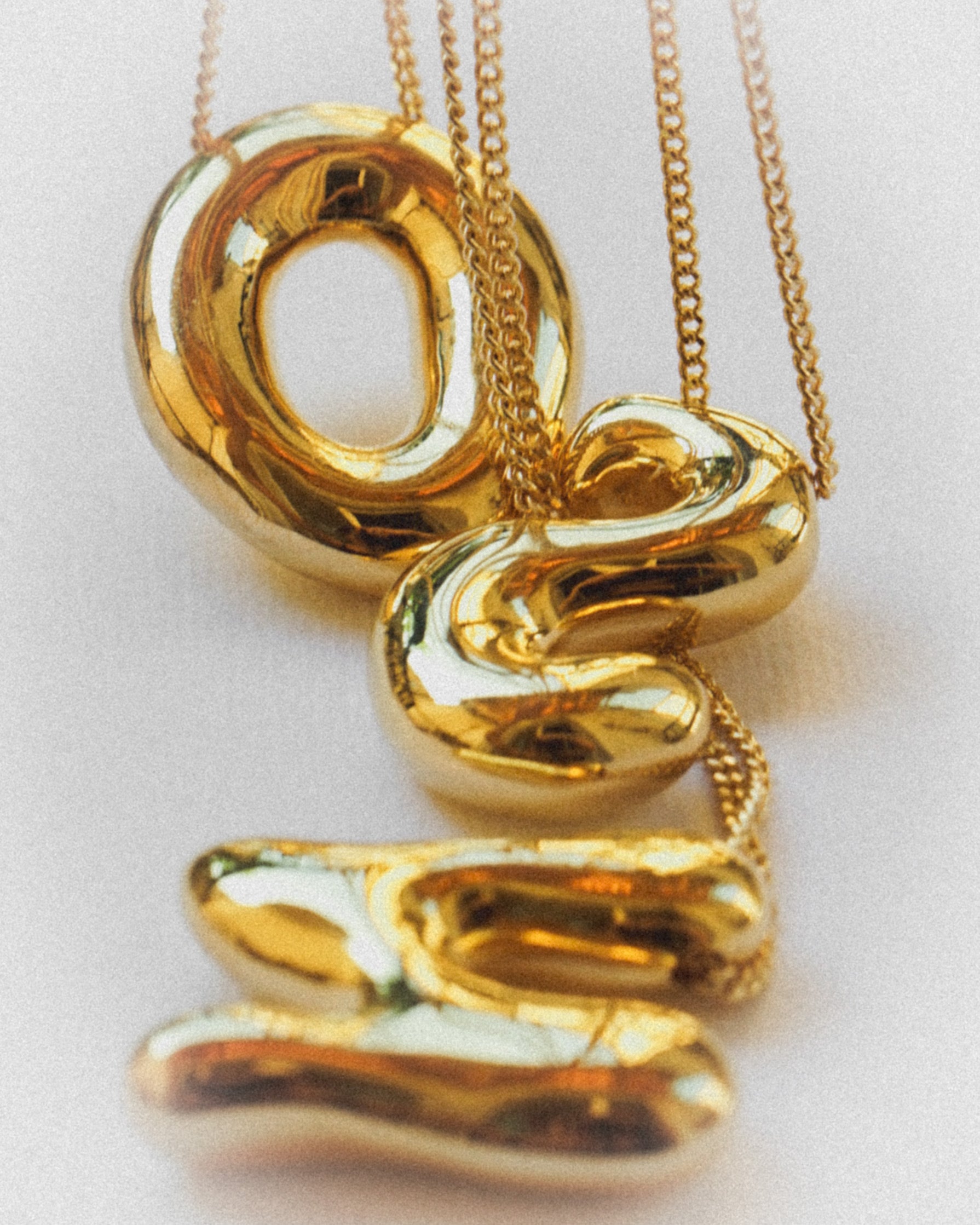 Літера-підвіска max