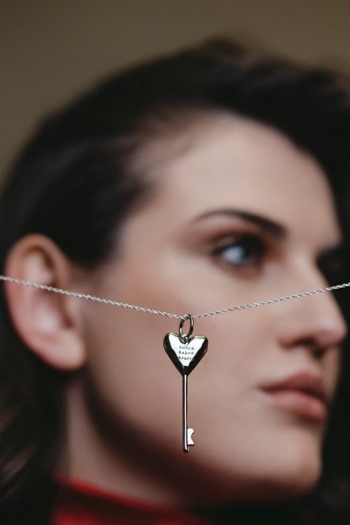 Прикраса ключ-серце "Любов варта всього" з латуні (об'ємне)