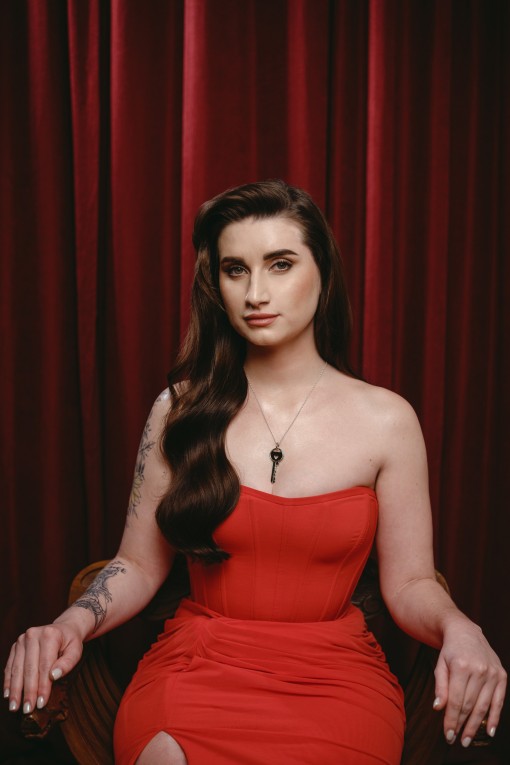 Прикраса круглий ключ "Любов варта всього" з латуні