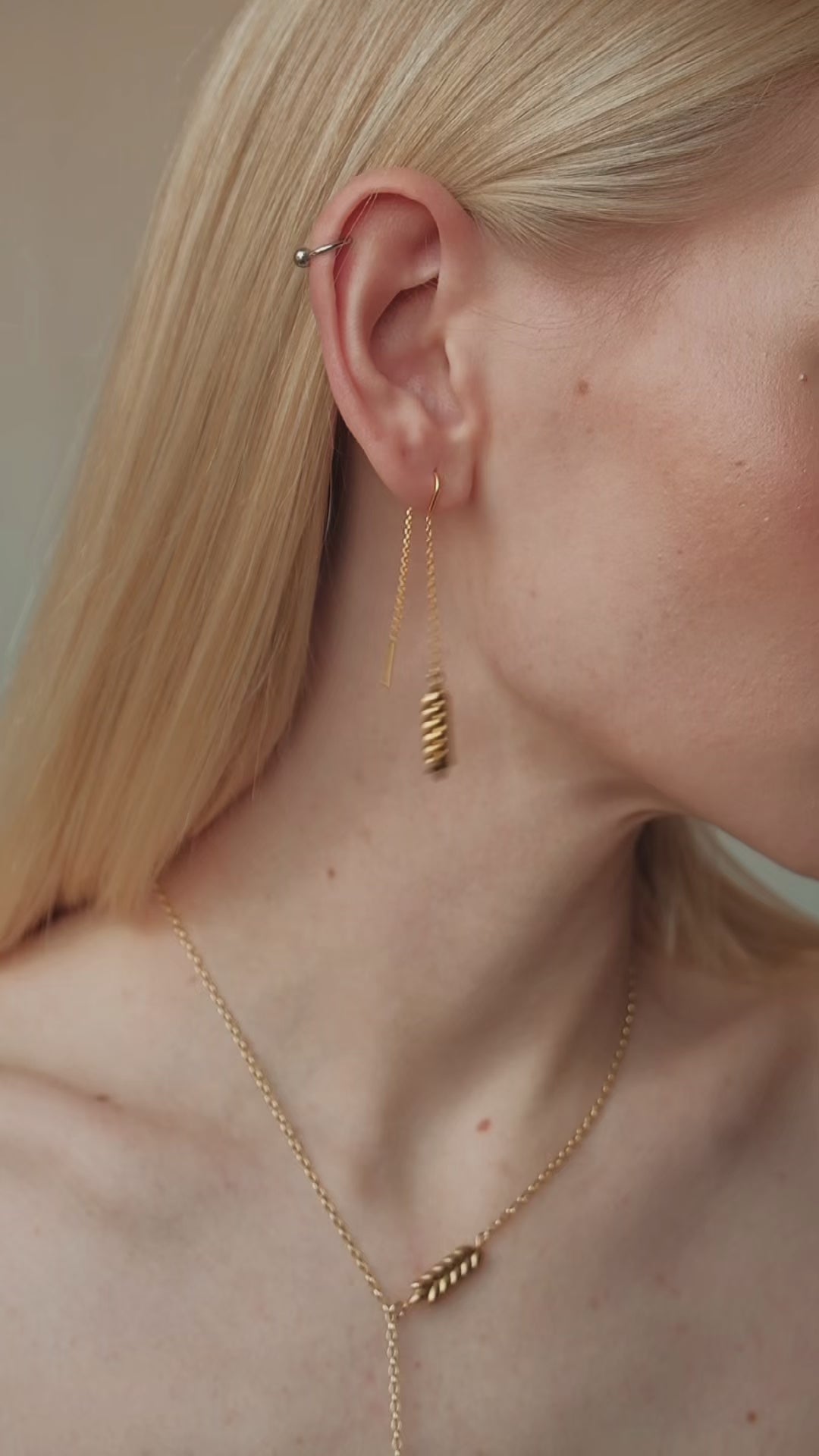 Завантажити відео: Набір «Цілунок Сонця» (Підвіска, кульчики та браслет)