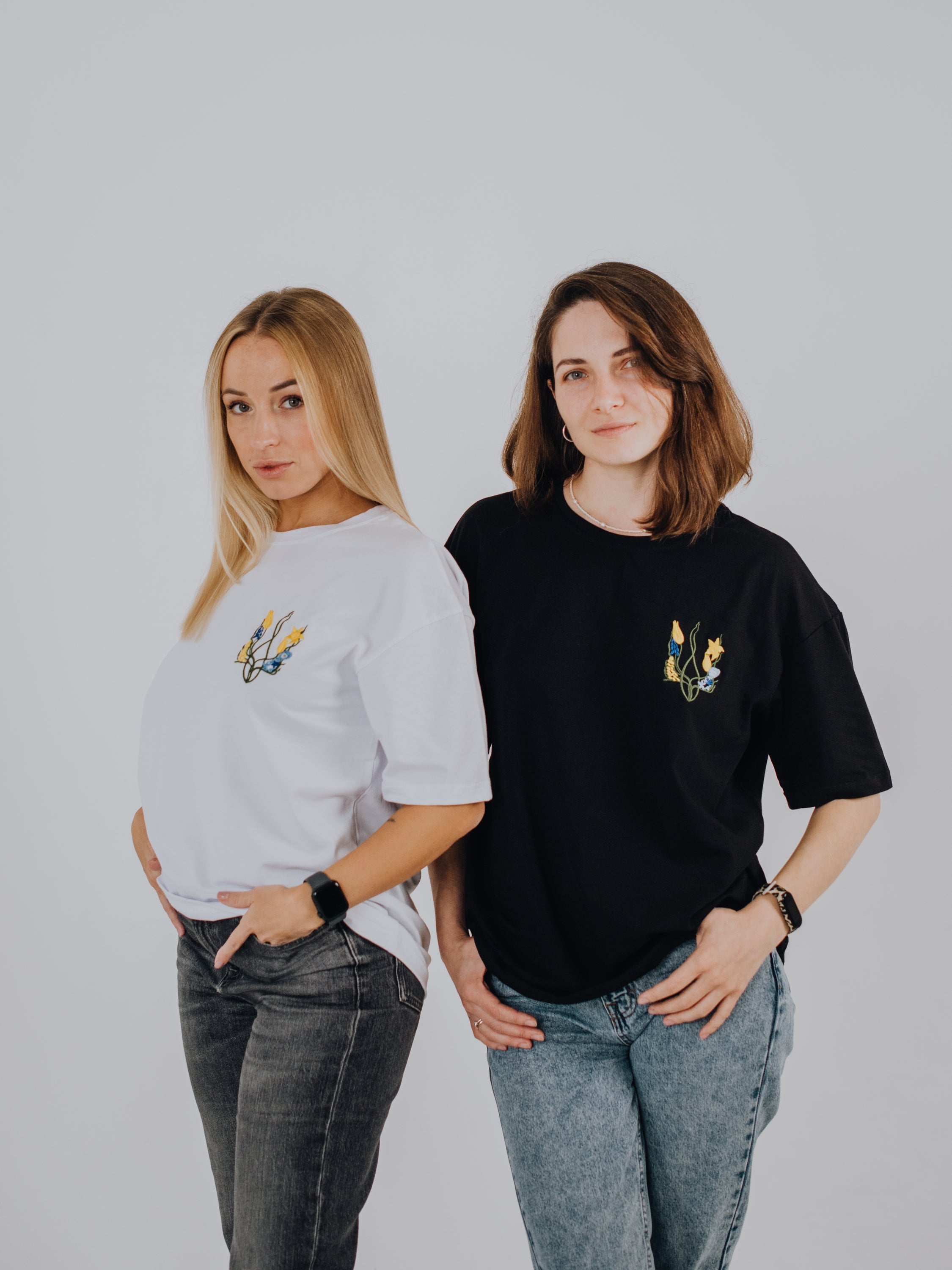 Футболка «Квітучий тризуб» OVERSIZE (ліворуч)