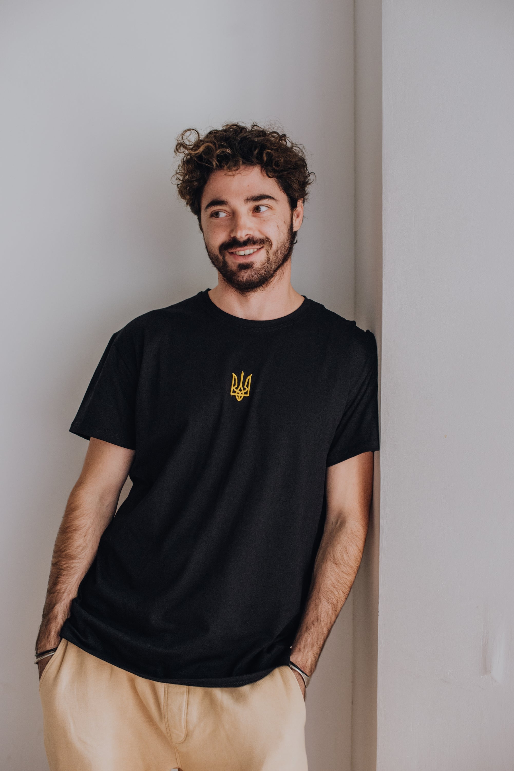 Футболка «Класичний тризуб» (золотий)