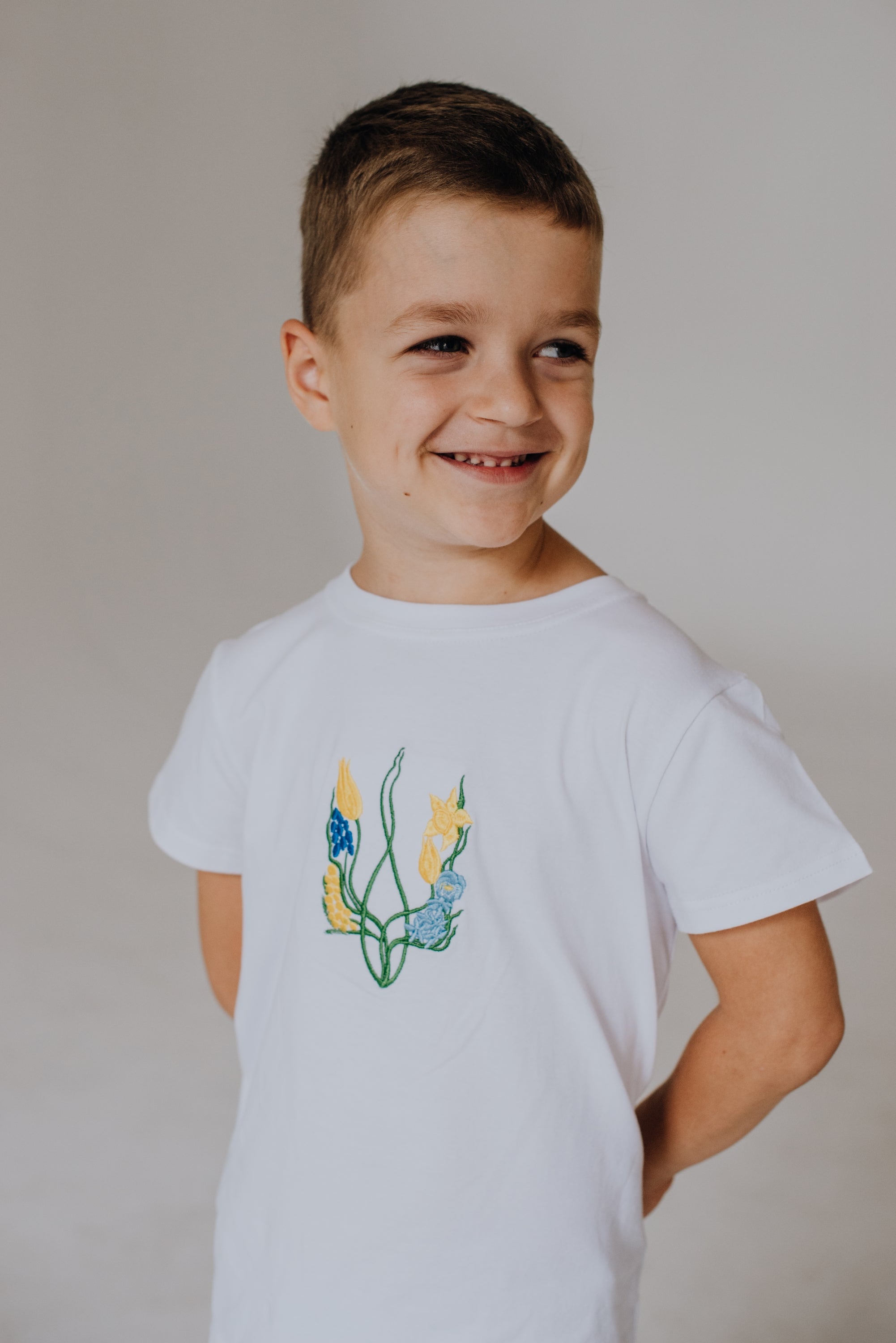 Футболка дитяча «Квітучий тризуб»