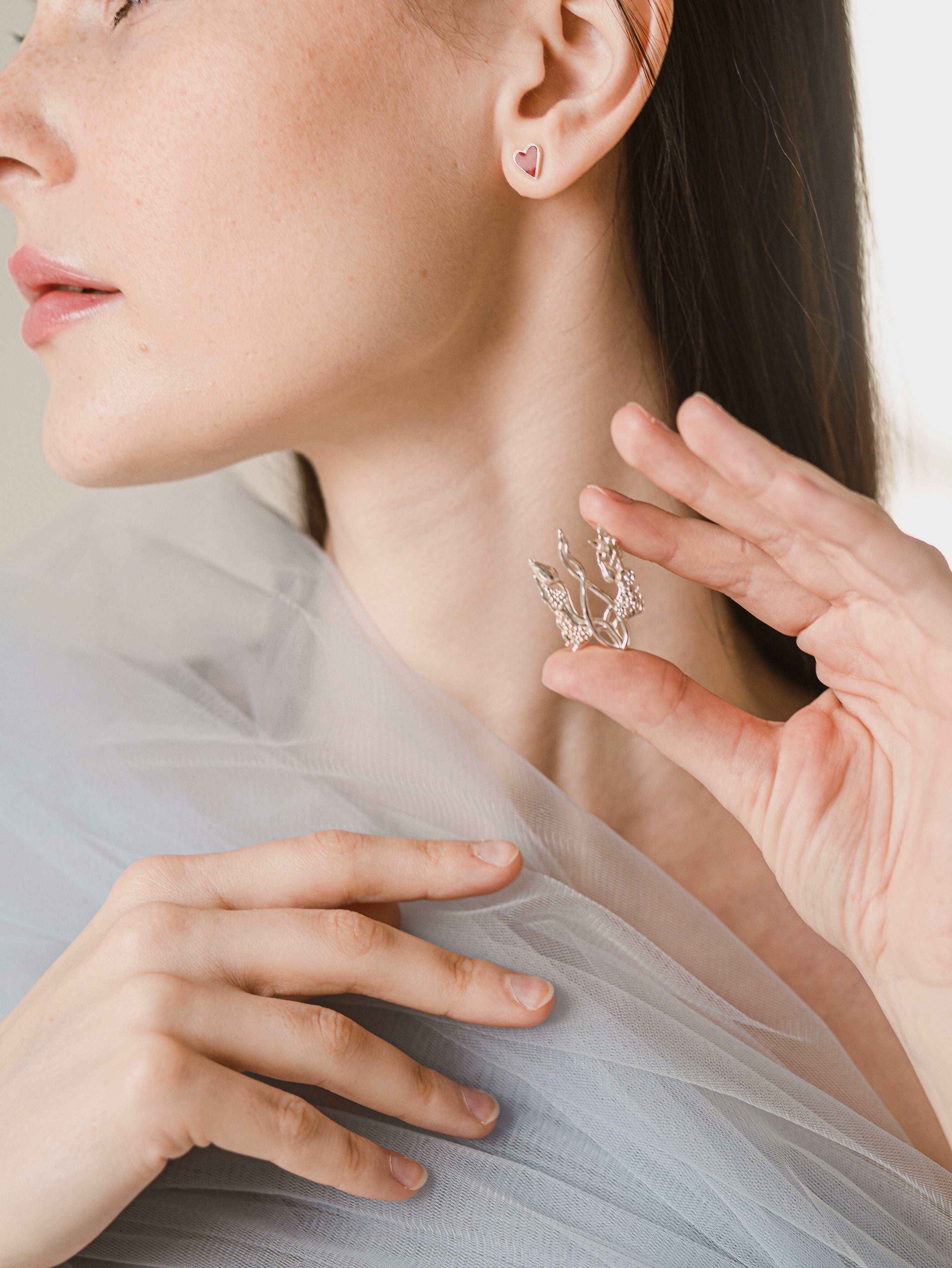 Брошка «Квітучий тризуб» (срібло в родії)