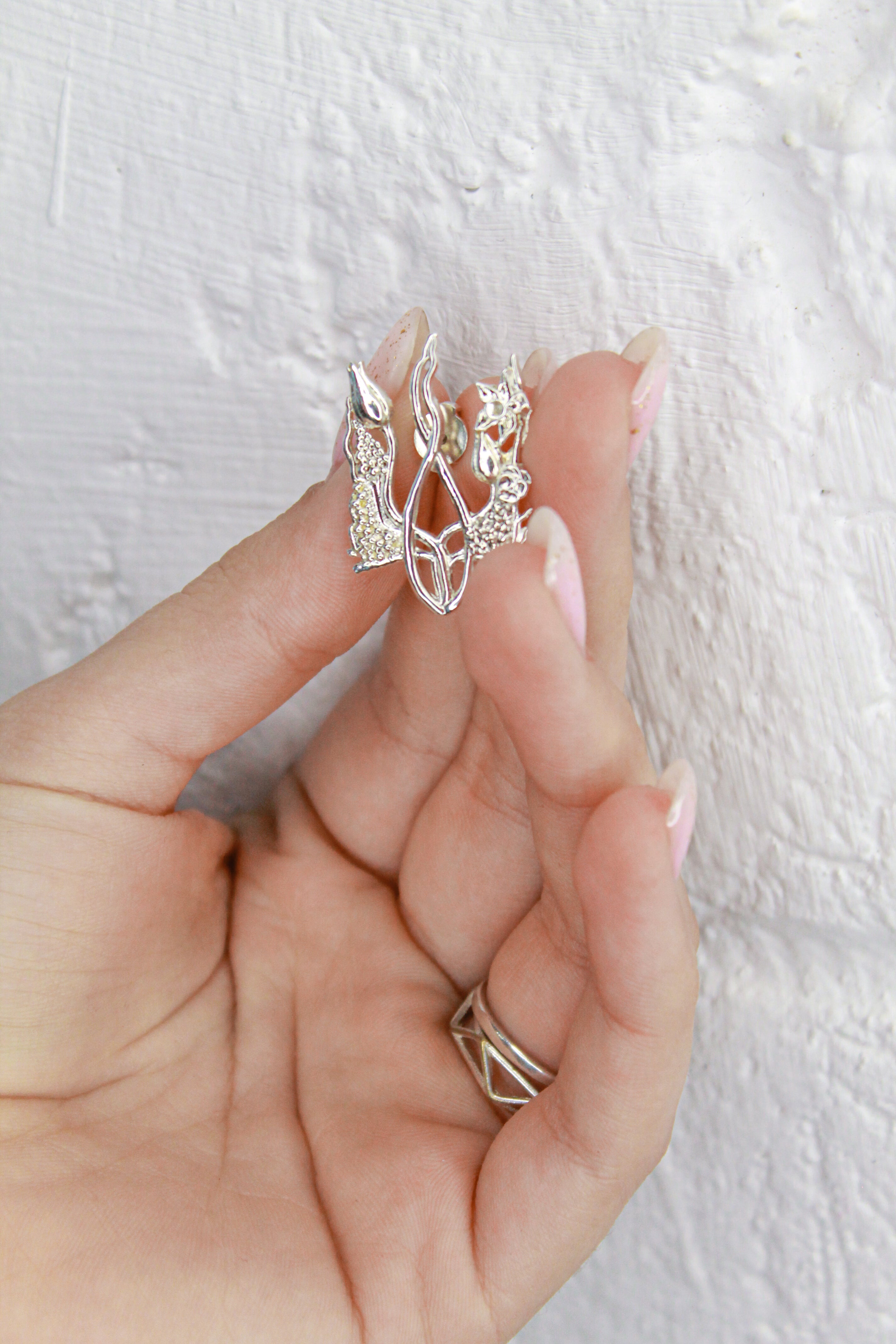 Брошка «Квітучий тризуб» (срібло в родії)