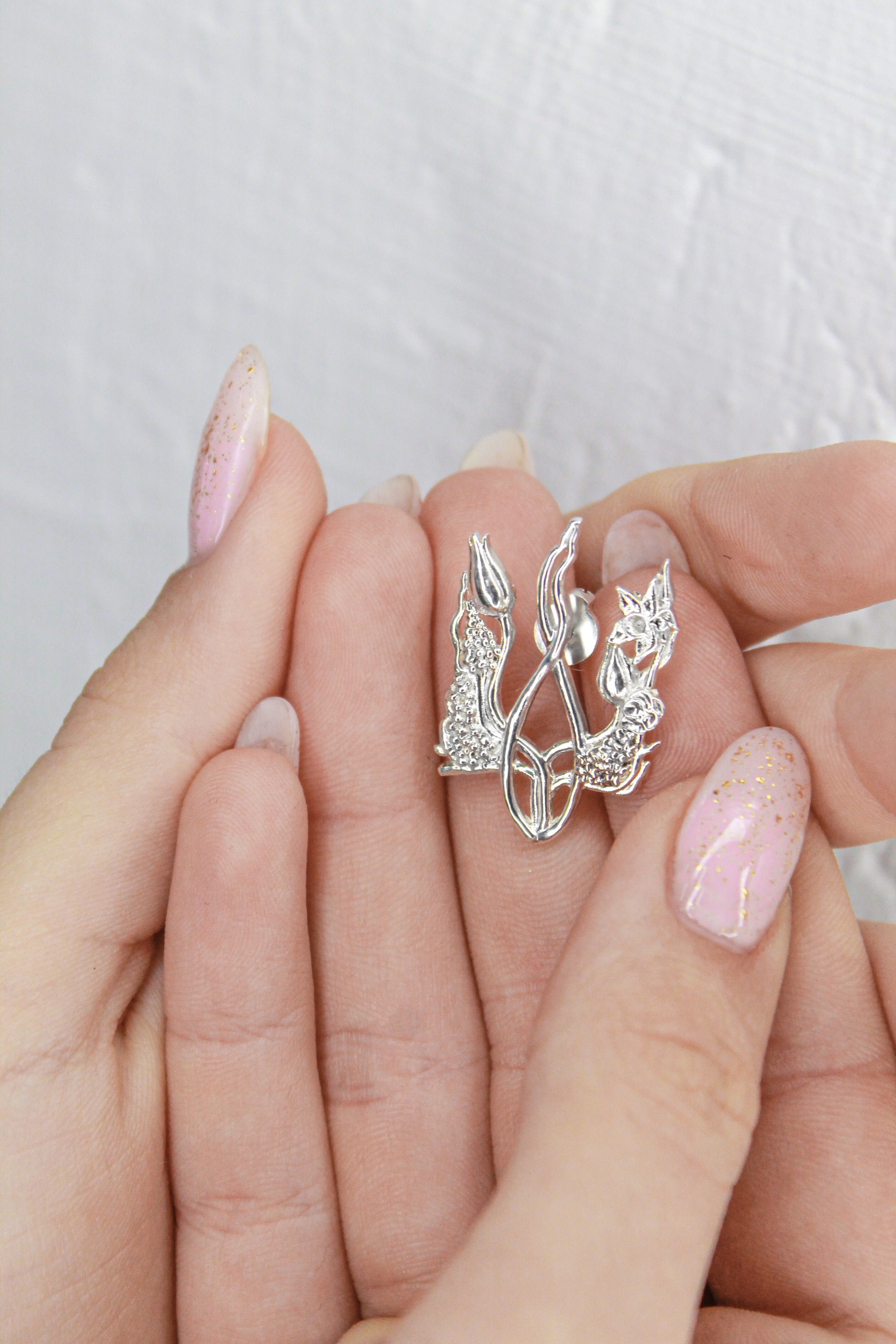 Брошка «Квітучий тризуб» (срібло в родії)