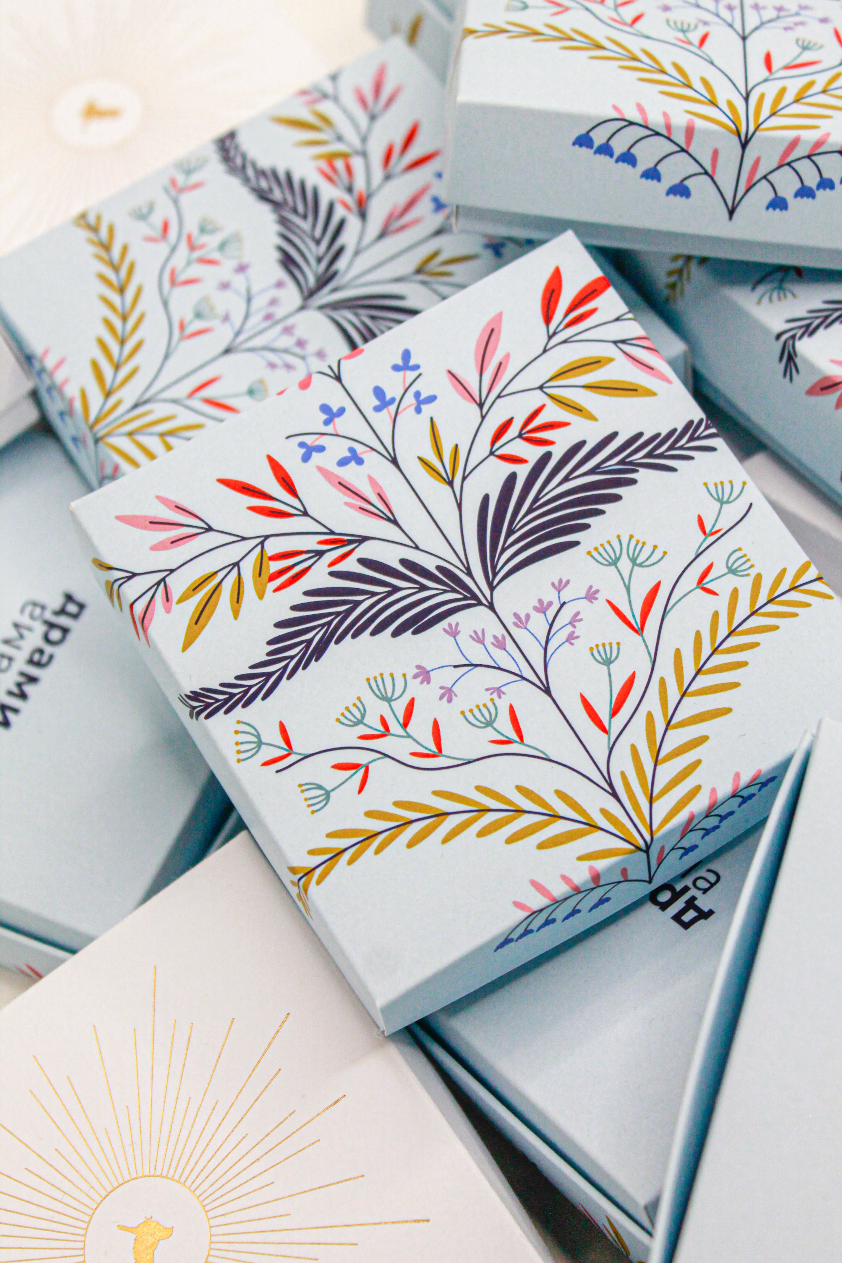 Особливий бокс для прикрас